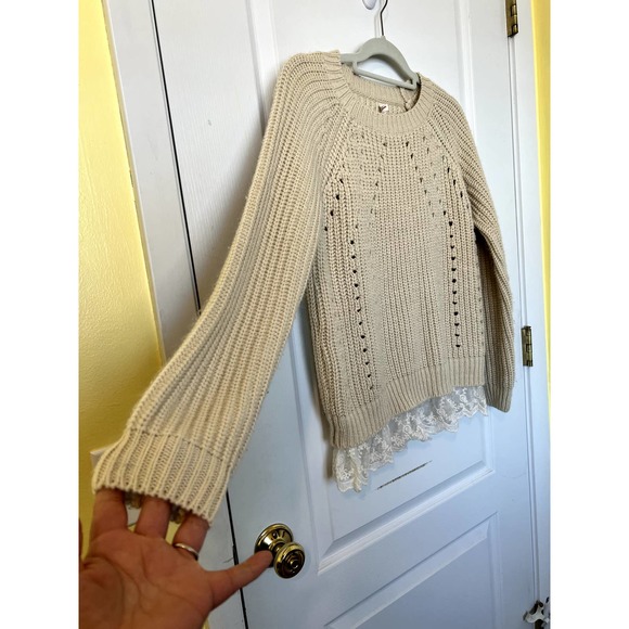 Pol Cable Knit Sweater with Lace Trim Size M - Picture 3 of 4